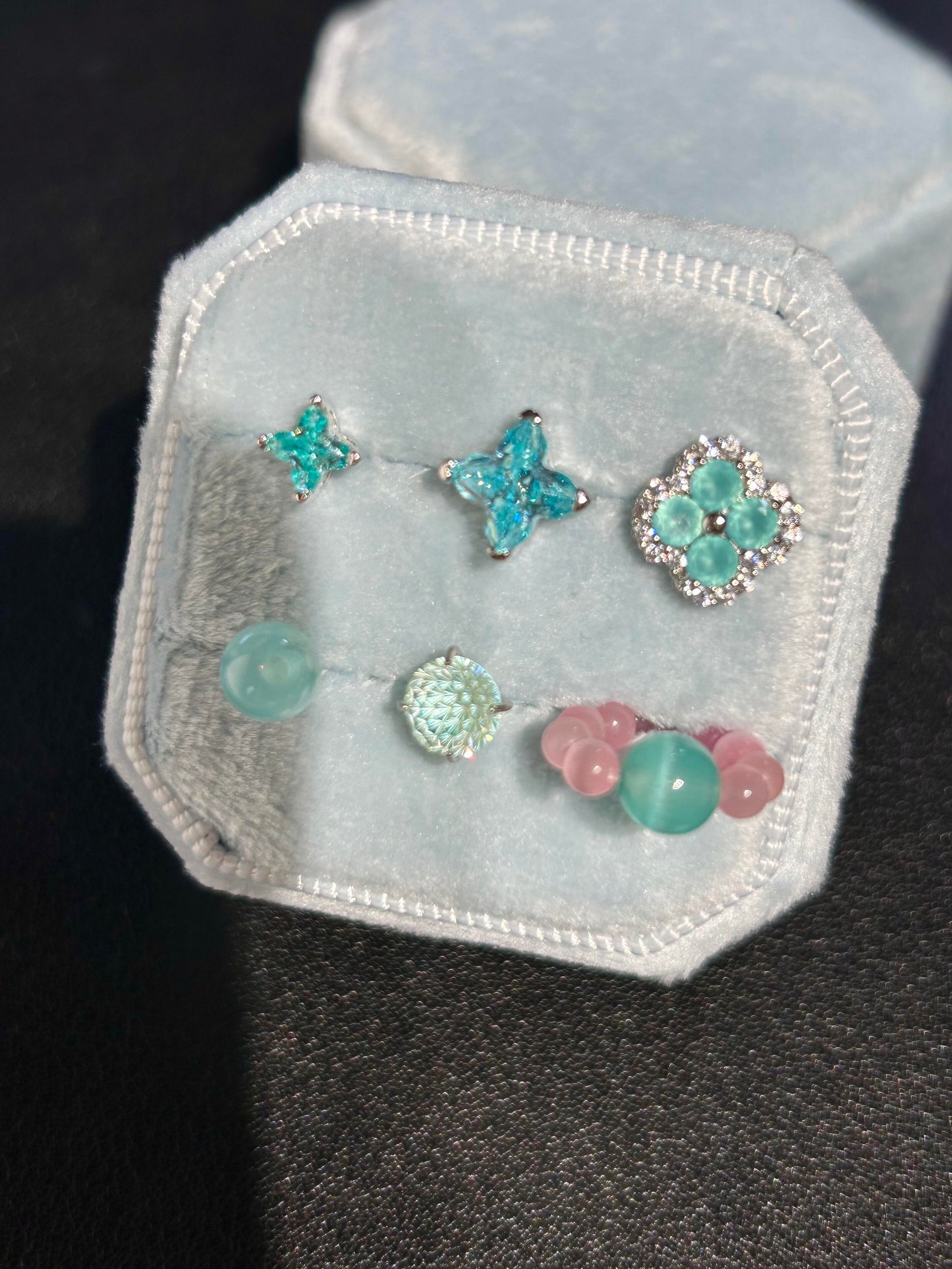 Fresh Mint Clover Cartilage Stud & Pastel Mountain Ear Chain Set – Green Starburst Stud Earrings