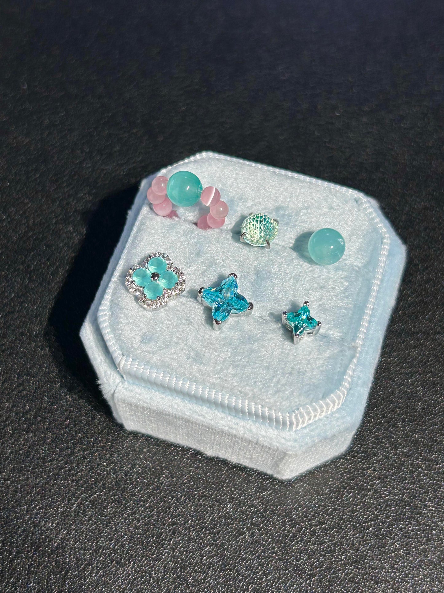 Fresh Mint Clover Cartilage Stud & Pastel Mountain Ear Chain Set – Green Starburst Stud Earrings