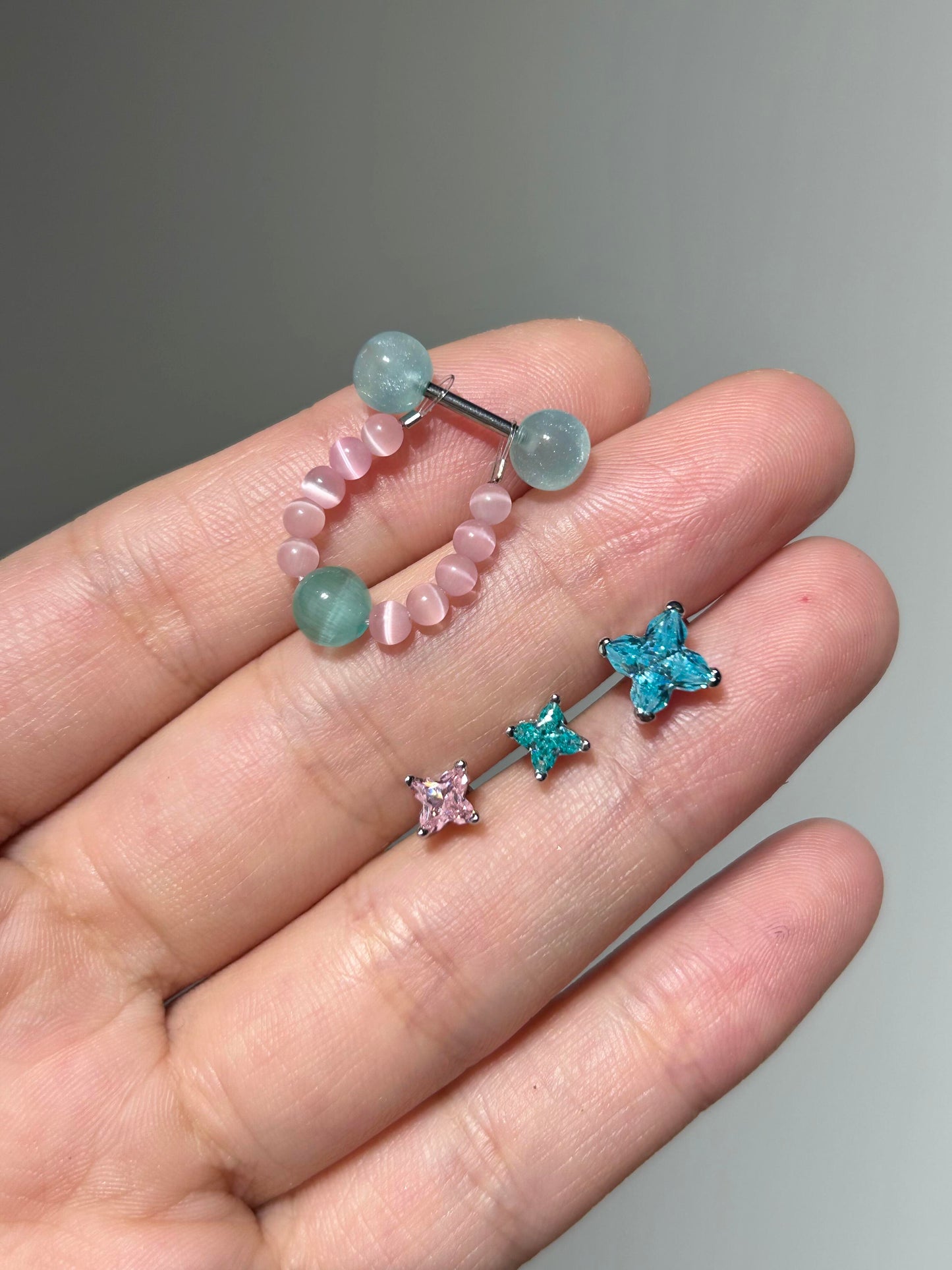 Fresh Mint Clover Cartilage Stud & Pastel Mountain Ear Chain Set – Green Starburst Stud Earrings